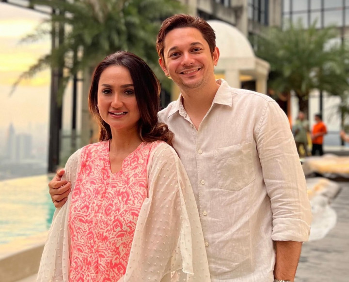 Selesai Melahirkan, Tengku Dewi Putri Lanjutkan Perceraian dengan Andrew Andika