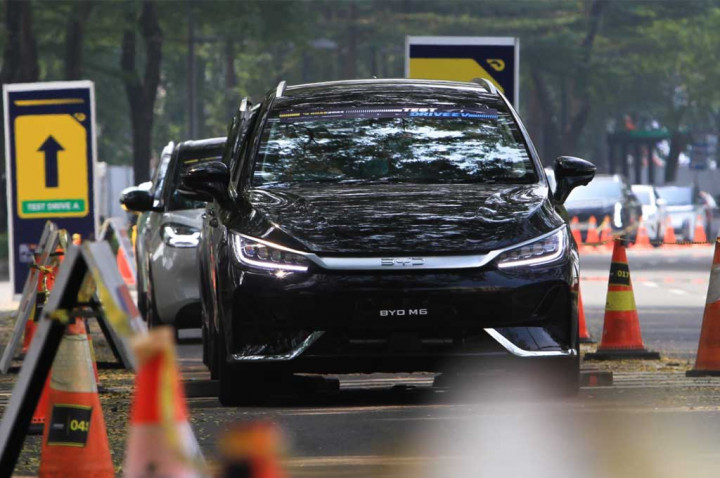 50 Persen dari 2.920 Unit Penjualan BYD di GIIAS 2024, Adalah M6