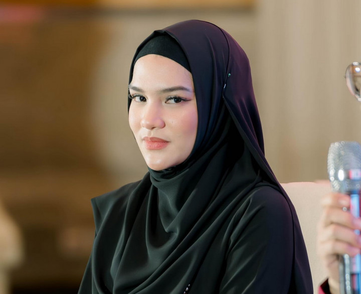 Cerita Davina Karamoy Pindah Agama Ikuti Keluarga