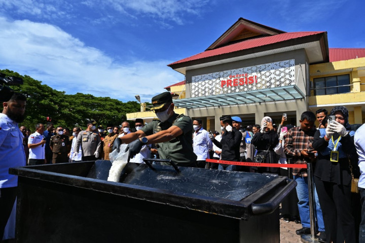 Polda Aceh Musnahkan 1,2 Ton Ganja dan 226 Kg Sabu