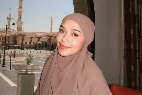 Lula Lahfah Diteriaki Bocah Gegara Bawa Pods saat Umrah, Bagaimana Aturannya?