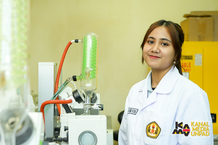 Cerita April, Baru Lulus <i>Fast Track</i> Ilmu Kimia Unpad Langsung Kerja di Daewoong Bio Korea Selatan