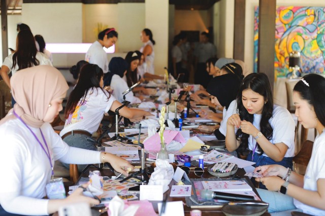 Marina Beauty Journey 2024 ajak Gen Z untuk sebarkan semangat cinta budaya. (Foto: Dok. Istimewa)