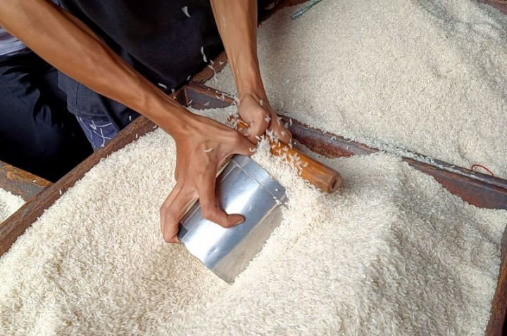 Muncul <i>Demurrage</i>, Legalitas 1.600 Kontainer Beras yang Tertahan di Pelabuhan Dipertanyakan