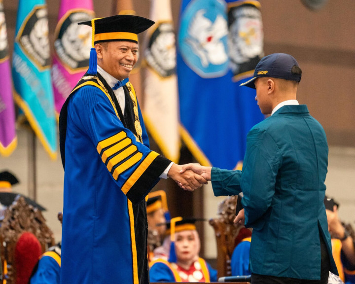 Sambut 14.640 Mahasiswa Baru, Rektor Undip Pesan Jangan Jadi Kupu-Kupu