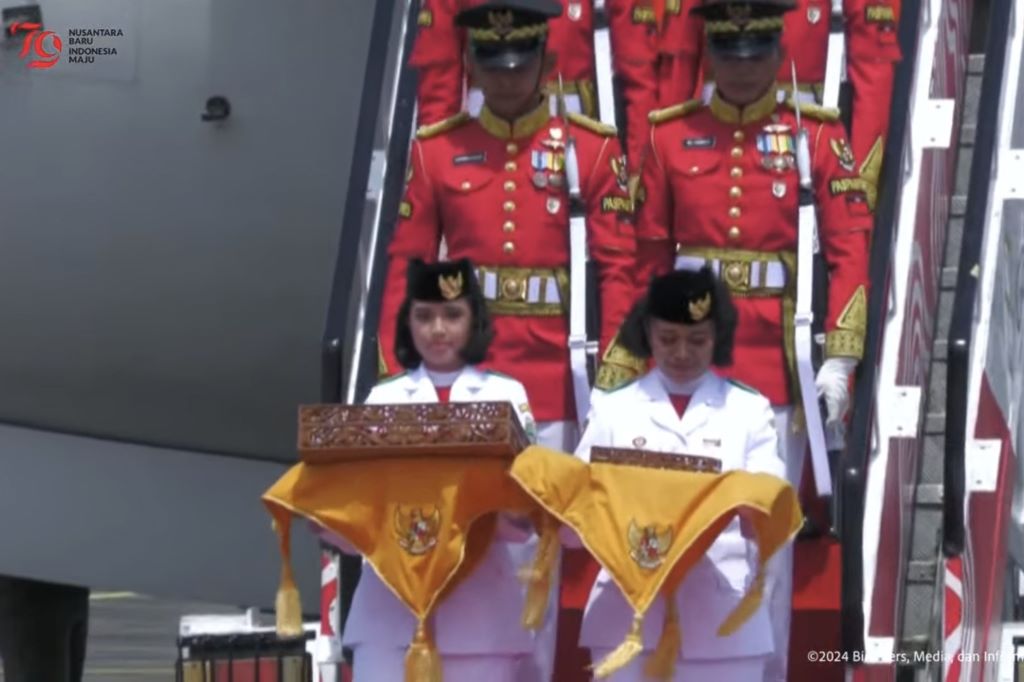 Tiba di Balikpapan, Duplikat Bendera Pusaka dan Teks Proklamasi Langsung ke IKN