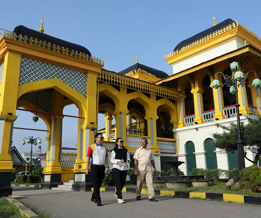 Kuning Keemasan Istana Maimoon, Tampilkan Desain Bangunan yang Megah nan Mewah