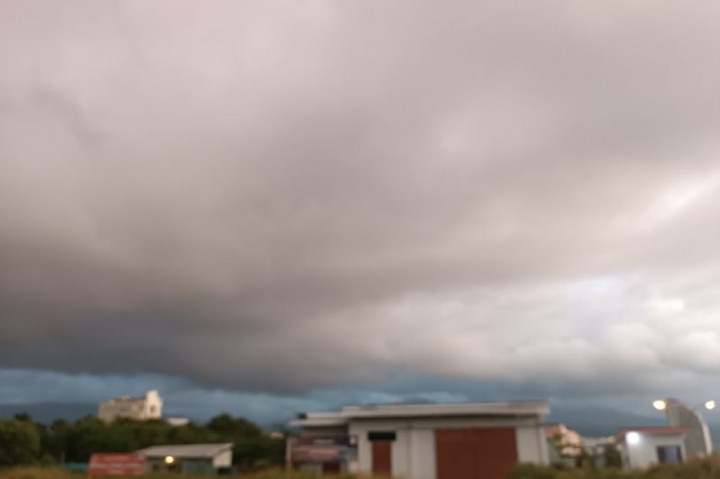 BMKG Memprakirakan Cuaca di Sejumlah Kota Besar Berawan hingga Hujan Ringan