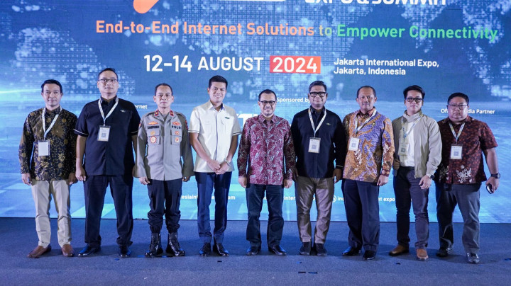 The 6th Indonesia Internet Expo & Summit 2024 Bahas Internet dan AI