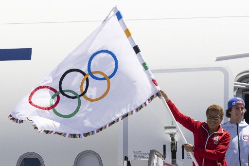 Detik-detik Bendera Olimpiade Tiba di Los Angeles