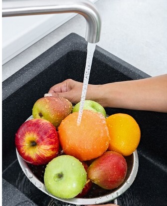 Ternyata, Mencuci Buah Belum Tentu Steril dari Pestisida