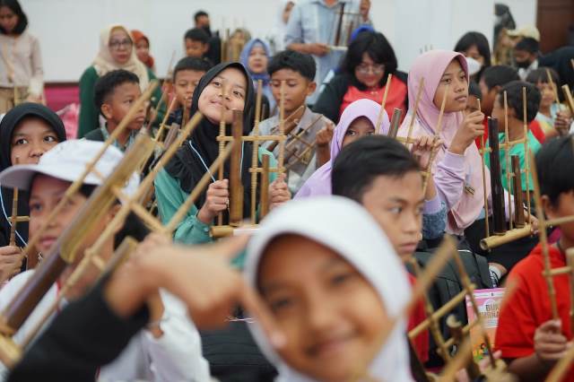 'Satu Hari Bermain Bersama Anak' Gaungkan Aksi Generasi Iklim di 8 Provinsi