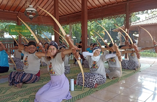 Refleksi Diri dalam Melepas Panah Jemparingan