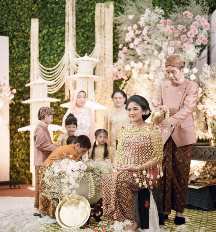 Mengenal Mitoni, Tradisi 7 Bulanan Adat Jawa