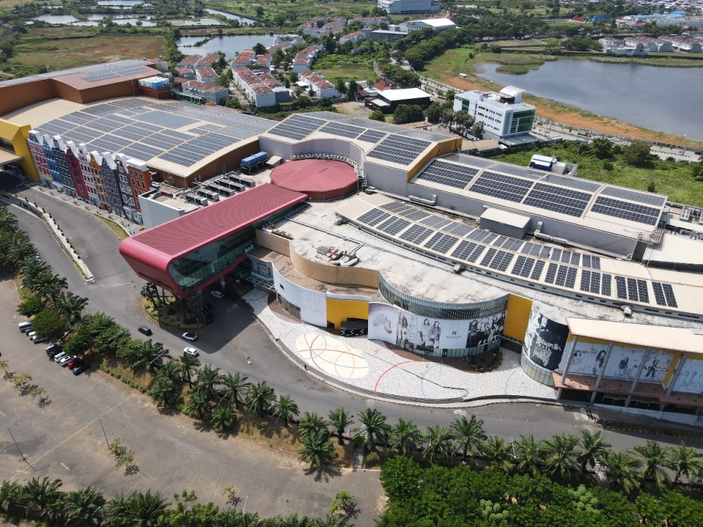 Kapasitas PLTS Atap yang dipasang pada tiga Trans Studio Mall milik CT Corp ini merupakan yang terbesar di Indonesia. Dok. Ist