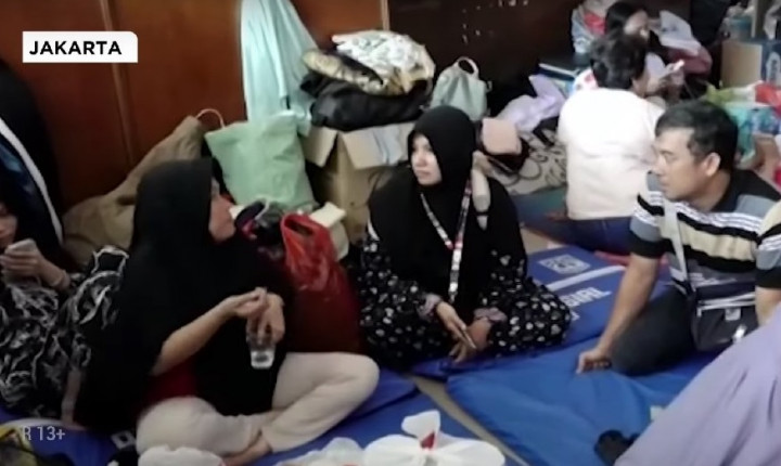 Ratusan Warga Korban Kebakaran Tebet Mengungsi di Gudang KAI