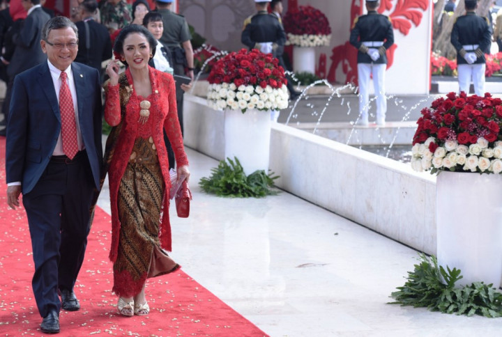 Menyala KD! Krisdayanti Kenakan Kebaya Kutu Baru Modern saat Sidang Tahunan MPR RI