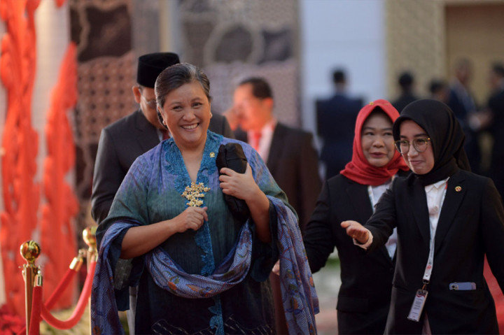 Deretan Busana yang Dikenakan Sri Mulyani hingga Krisdayanti