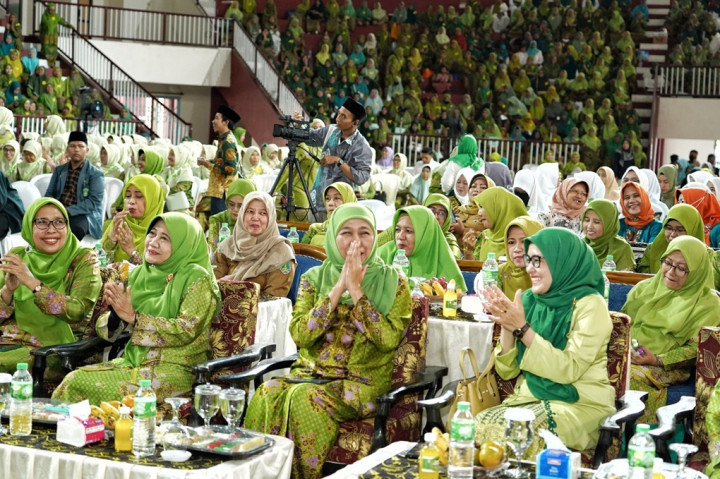 Jaringan Luas di Kalangan NU, Khofifah Potensial Raih Lebih Banyak Dukungan di Pilgub Jatim
