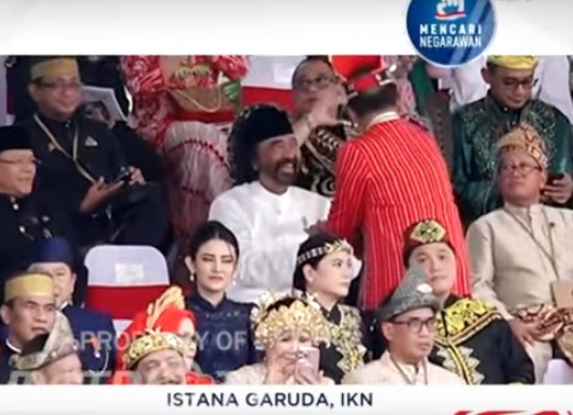 Ketum Partai NasDem Surya Paloh Gunakan Songket Palembang Saat Hadiri HUT ke-79 RI di IKN