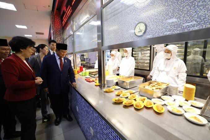 Tim Dapur Makan Bergizi Gratis Memasak Seperti untuk Anak Sendiri