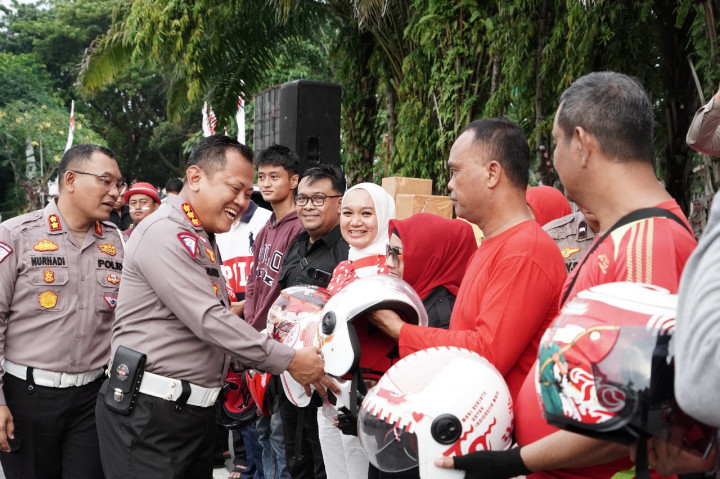 HUT Kemerdekaan, Ribuan Pemotor Lomba Desain Helm Merah Putih di Polda Riau