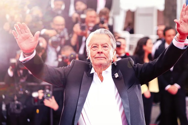 Alain Delon hadir di Cannes Film Festival ke 72 pada 2019. Foto: Al Jazeera