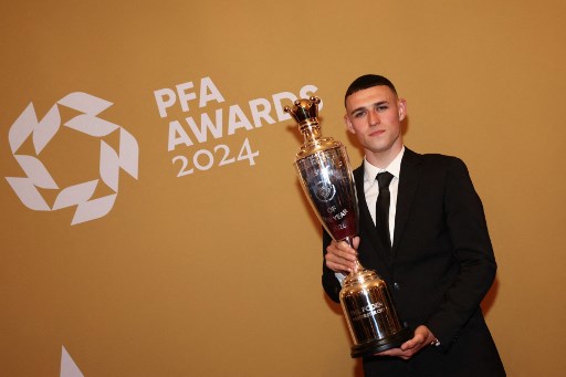Phil Foden Jadi Pemain Terbaik 2023/24 versi PFA