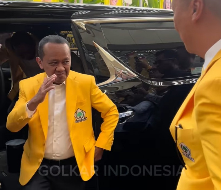 Bahlil Lahadalia: Anak Kampung dan Perjuangan 14 Tahun untuk Memimpin Partai Golkar