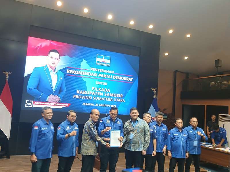 Martua Sitanggang -Mikhael Sinaga Terima Rekomendasi Partai Demokrat Maju di Pilbup Samosir
