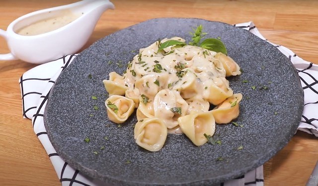 Creamy Prawn Tortellini, Pasta Bentuk Cincin Unik dan Lezat