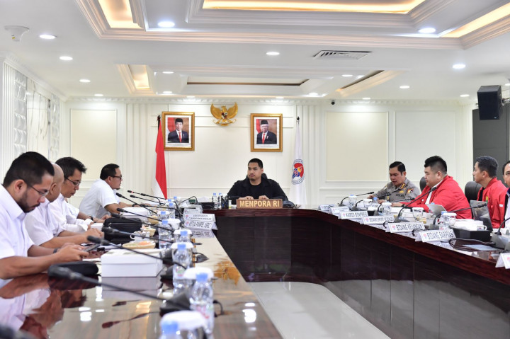 Menpora dan Ketua PSSI Bahas Pembangunan Sports Center