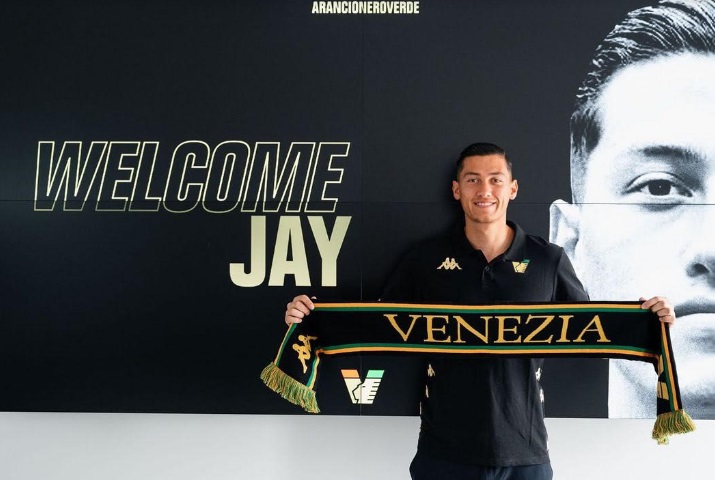 Debut Bersama Venezia di Serie A, Jay Idzes Alami Cedera Saat Lawan Fiorentina