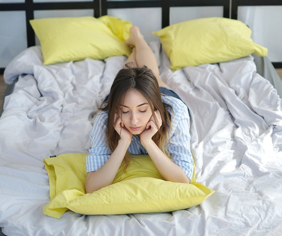 Ini 6 Penyebab Mengalami Sakit Kepala Setelah Bangun Tidur di Pagi Hari