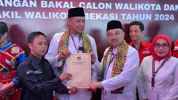 Didukung 10 Partai, Tri Adhianto-Abdul Harris Bobihoe Daftar ke KPU Kota Bekasi