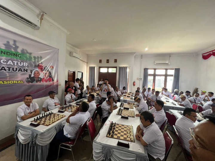 Wujud Persatuan Nasional, Aktivis Lintas Generasi Adu Taktik di Papan Catur