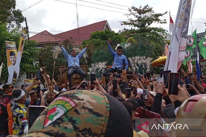 KPU Kalimantan Timur Terima Pendaftaran Rudy Mas’ud dan Seno Aji