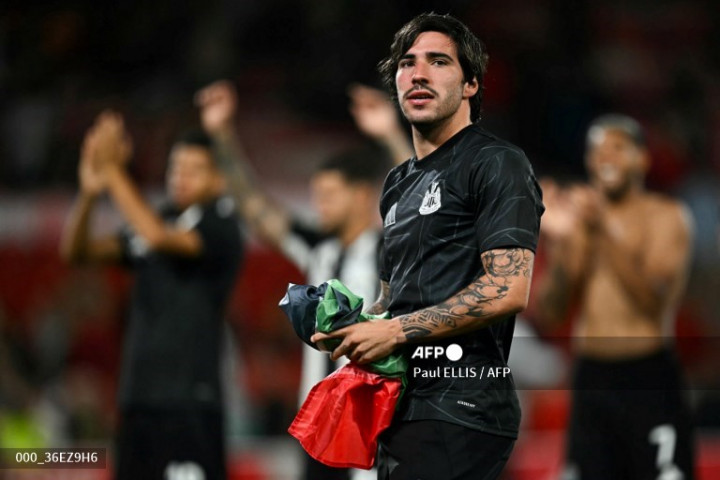 Sanksi Skors Berakhir, Tonali Langsung Bantu Newcastle Tundukkan Forest