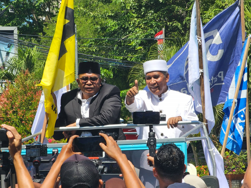 Daftar Pilgub Aceh, Bustami-Tu Sop Ritual Peseujuk Sebelum Masuk Kantor KIP