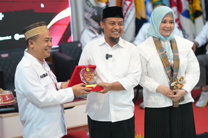 Andi Sudirman-Fatmawati Maju Pilgub Sulsel bersama 10 Parpol