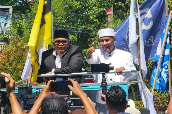 Daftar ke KIP Aceh, Bustami Hamzah-Tu Sop Siap Berkompetisi secara Sehat