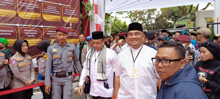 Bawa Visi Bandung UTAMA, Paslon Farhan-Erwin Resmi Daftar ke KPU