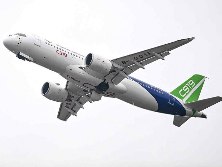 Air China Sukses Lakukan Penerbangan Perdana Pesawat C919