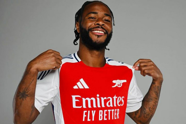 Arsenal Pinjam Sterling dari Chelsea