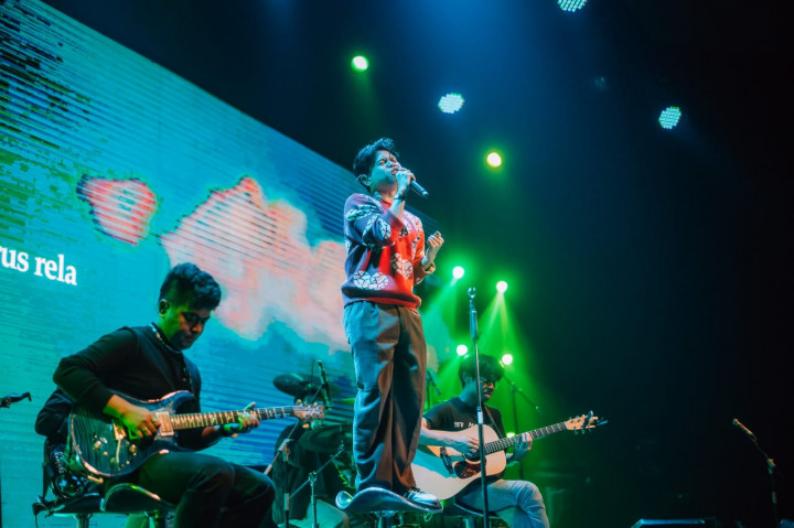 Juicy Luicy dan Adrian Khalif Akhiri Konser untuk Korban Sakit Hati