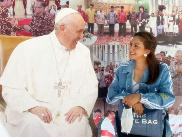 Paus Fransiskus Tiba di Indonesia, Darius Sinathrya dan Donna Agnesia Beri Sambutan Hangat