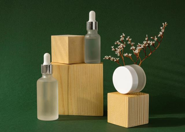 Ladies, 5 Produk Skincare Ini Jangan Dimasukkan ke Kulkas, Ya!