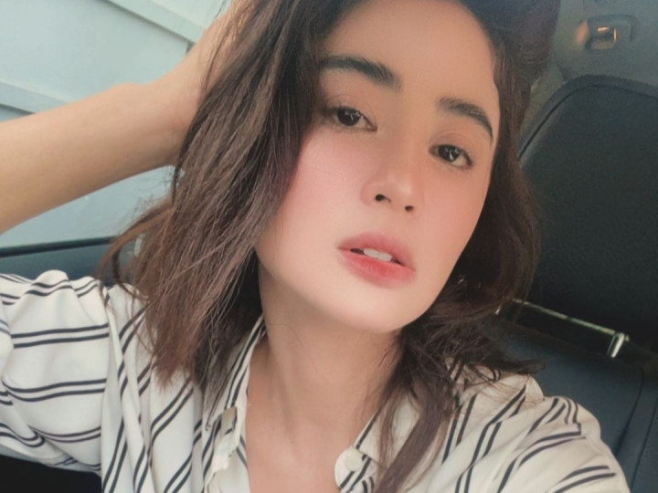 Dewi Perssik Bantah Isu Mandul dengan Unggah Foto USG