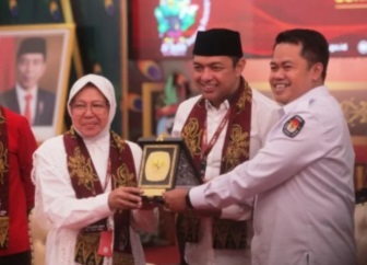 Perebutan Pemilih Nahdliyin, Tri Risma-Gus Hans Dinilai Bakal Kesulitan Tandingi Khofifah-Emil