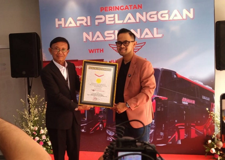 Juragan 99 Terima Penghargaan Rekor MURI